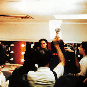 少妇和和尚在野外做爰
