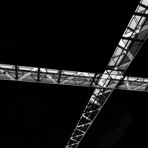 少妇和和尚在野外做爰
