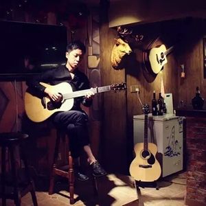 少妇和和尚在野外做爰
